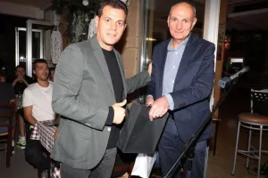 (ΦΩΤΟΣ/«Νεόφυτος Χανδριώτης») Δείπνο από τους διοργανωτές