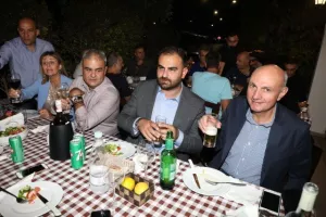 (ΦΩΤΟΣ/«Νεόφυτος Χανδριώτης») Δείπνο από τους διοργανωτές