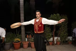 (ΦΩΤΟΣ/«Νεόφυτος Χανδριώτης») Δείπνο από τους διοργανωτές