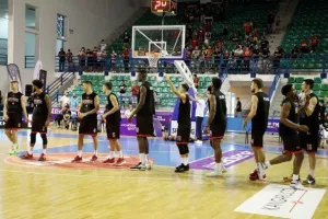 "Πάρτι" στη Λευκωσία ο Ολυμπιακός! (φώτος)