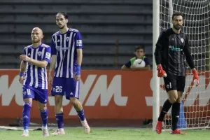 Η Δόξα "προσγείωσε" την Ανόρθωση! (φώτος)