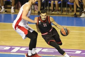 ΟΠΑΠ Νεόφυτος Χανδριώτης/Ήττα στο τελευταίο ο Ολυμπιακός (φώτος)