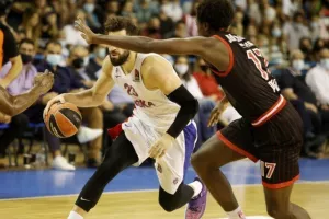 ΟΠΑΠ Νεόφυτος Χανδριώτης/Ήττα στο τελευταίο ο Ολυμπιακός (φώτος)