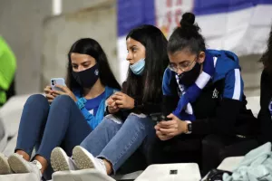 Γυναίκες/ΑΝΟ (Φώτος)