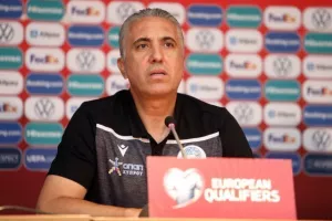 Κωστένογλου: "Να ξεχάσουμε το τελευταίο παιχνίδι-Σημαντική η παρουσία του κόσμου"