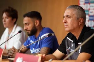 Κωστένογλου: "Να ξεχάσουμε το τελευταίο παιχνίδι-Σημαντική η παρουσία του κόσμου"