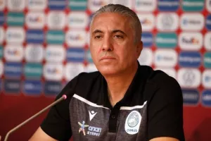 Κωστένογλου: "Να ξεχάσουμε το τελευταίο παιχνίδι-Σημαντική η παρουσία του κόσμου"