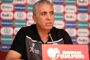 Κωστένογλου: "Να ξεχάσουμε το τελευταίο παιχνίδι-Σημαντική η παρουσία του κόσμου"