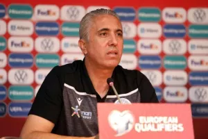Κωστένογλου: "Να ξεχάσουμε το τελευταίο παιχνίδι-Σημαντική η παρουσία του κόσμου"