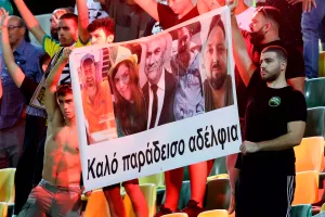 Η ΑΕΚ είναι ΕΔΩ- Πήρε το ντέρμπι με "Τρίσκο" και Ματ! (φώτος)