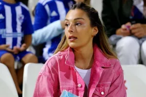 Με το αριστερό... η επιστροφή (Φώτος)