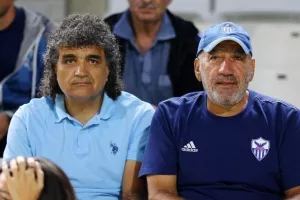 Με το αριστερό... η επιστροφή (Φώτος)