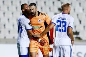 Με το αριστερό... η επιστροφή (Φώτος)