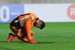 Με το αριστερό... η επιστροφή (Φώτος)