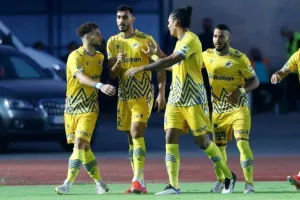Γαλάζιο το ντέρμπι με ανατροπή και 3 στα 3 ο Απόλλωνας! (φώτος)