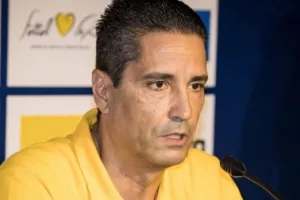 "Δεν έρχεται στην Κύπρο"