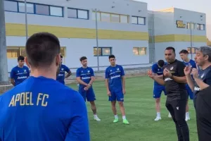 Προπόνηση ΑΠΟΕΛ/ Κλικς... με Σωφρόνη