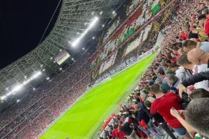 Τρομερή ατμόσφαιρα στην «Puskás Aréna»/ Πικάρισμα στους Άγγλους για το... 6-3 (Φώτος)!