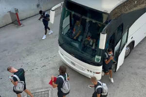 Η άφιξη του Ολυμπιακού (Φώτος/Βίντεο)