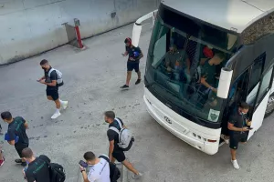 Η άφιξη του Ολυμπιακού (Φώτος/Βίντεο)