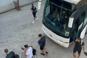 Η άφιξη του Ολυμπιακού (Φώτος/Βίντεο)
