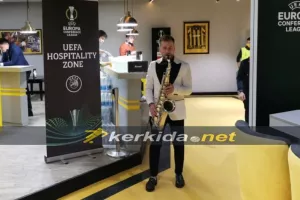 O σαξοφωνίστας στο Οrtalyk Stadion! (Βίντεο)