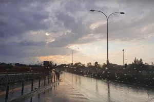 ΩΡΑ 17:55/ Συννεφιά και ελαφριά βροχόπτωση (Φώτος)