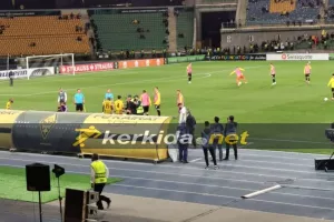 Εισβολή... οπαδού, άμεση κινητοποίηση των stewards!