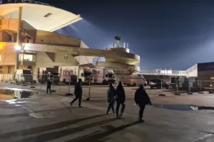 Με το αριστερό... η επιστροφή (Φώτος)