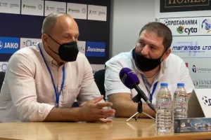 "Νιώθω ότι αξίζαμε τη νίκη/Είδαμε στα αποδυτήρια τους παίκτες απογοητευμένους..."