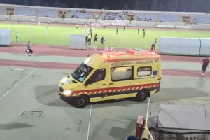 Απρόοπτο με Βαρέλα/ Χτύπημα στο κεφάλι - Έφυγε με ασθενοφόρο (Φώτος/Βίντεο)