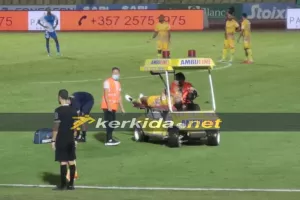 Αποχώρησε με φορείο ο Σάντος - Μέσα ο Σάβιτς 