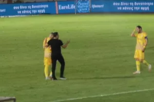 Με δύο φορ το ΑΠΟΕΛ/ Μέσα ο Μάγκλιτσα 