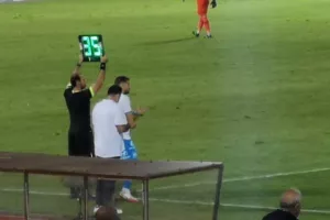Πρώτη κίνηση... δεξιά!