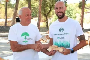 Φύτεψε... 336 δέντρα! (Φώτος)