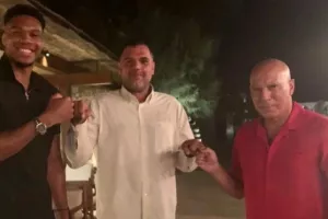 Αποκαλύπτει πως έχει σύνδρομο Άσπεργκερ και συγκλονίζει με τα λόγια του (φώτο)