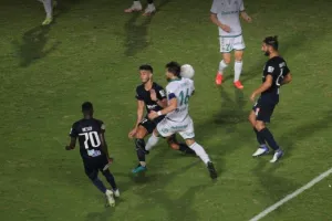  Κόκκινη σε Γκόμεθ μέσω Onfield review