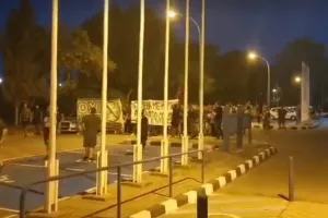(ΒΙΝΤΕΟ/ΦΩΤΟΣ) Η πορεία διαμαρτυρίας της Θύρα 9