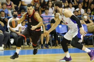 ΟΠΑΠ Νεόφυτος Χανδριώτης/Ήττα στο τελευταίο ο Ολυμπιακός (φώτος)