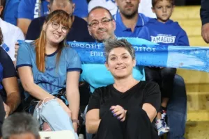 Με το αριστερό... η επιστροφή (Φώτος)