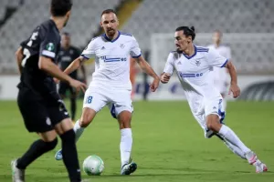 Με το αριστερό... η επιστροφή (Φώτος)