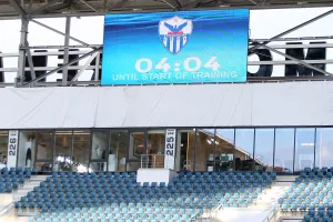 Στην γιγαντοοθόνη!