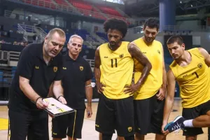 Πέταξε για Κωνσταντινούπολη η ΑΕΚ