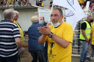 "Με το βλέμμα στον Πενταδάκτυλο..." 