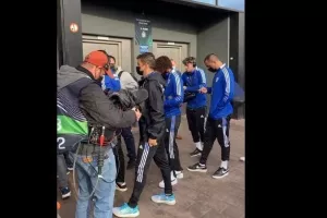 Το kerkida.net στην άφιξη της Ανόρθωσης στο "Ghelamco Arena"