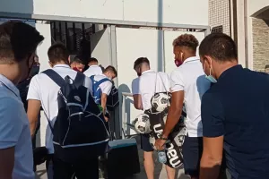 ΦΩΤΟΣ/Στο γήπεδο οι βυσσινί
