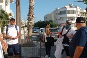ΦΩΤΟΣ/Στο γήπεδο οι βυσσινί