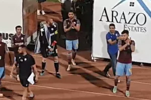 Κορυφή και "Ε-Ε-Ένωσις!!" (βίντεο)