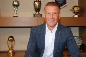 Στο επίκεντρο κριτικής ο Κλάτενμπεργκ: Οι γυναίκες θέλουν να μένουν έγκυες ή να γίνονται διαιτητές;