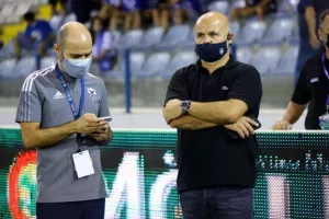 Παίζουν... εντός!